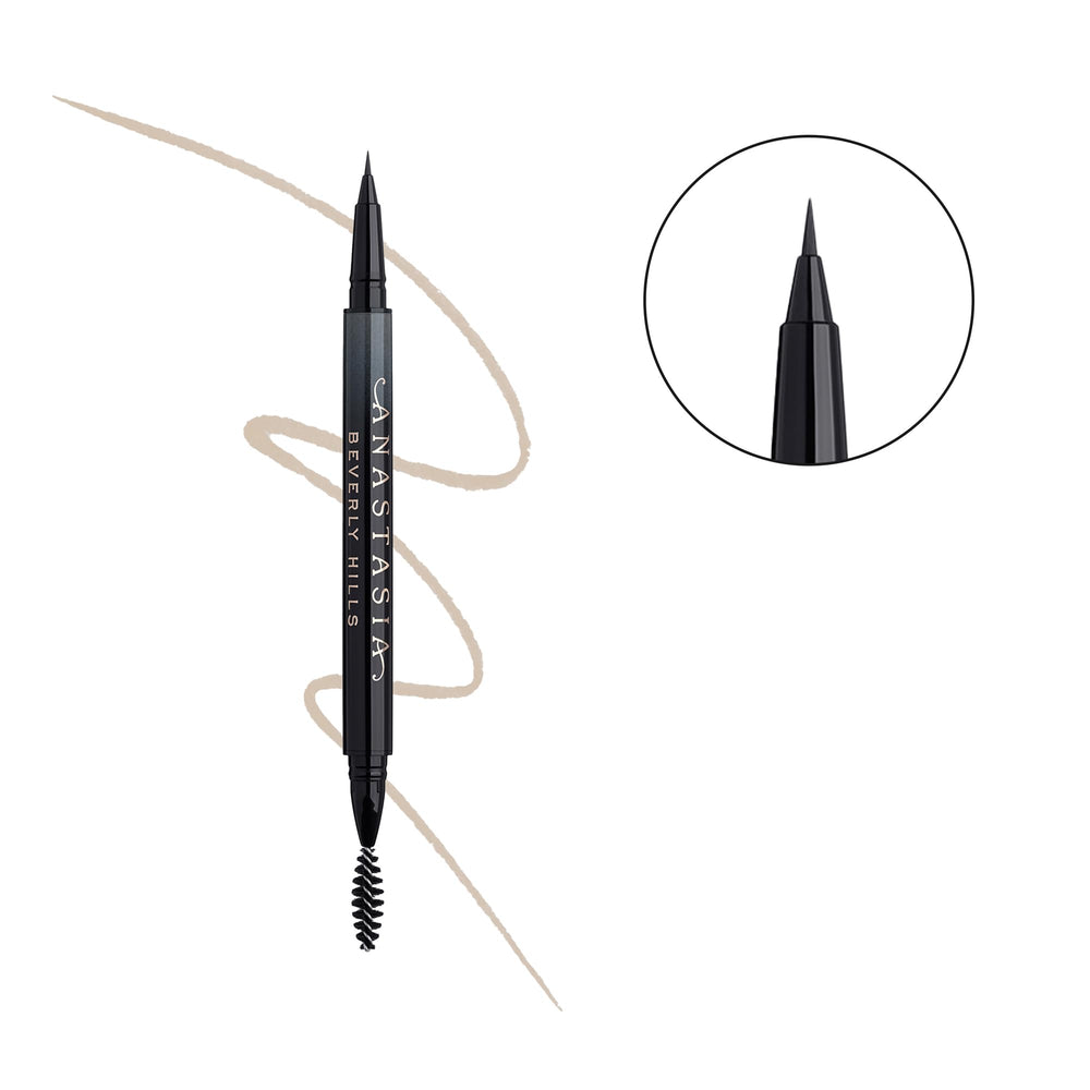 Anastasia Beverly Hills MicroStroke Brow Pen – trait-fin, rendu naturel sur les sourcils blond.