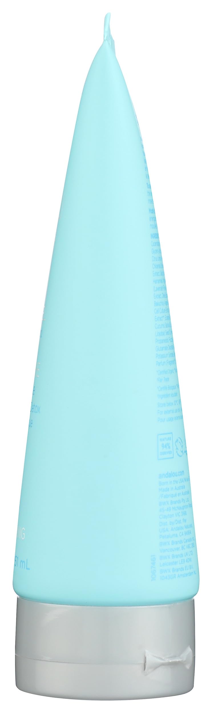 Huile d’arbre à thé et hamamélis dans la formule clarifiante Andalou Naturals.