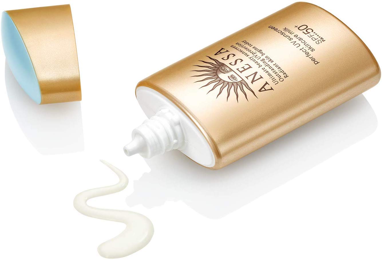 ANESSA Lait Solaire, texture lait veloutée et légère.