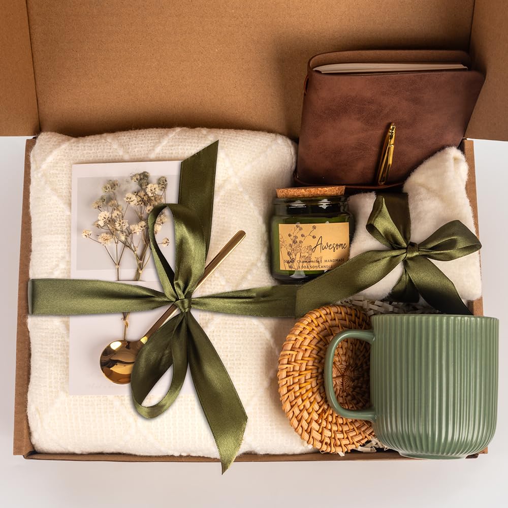 Anforsun tasse céramique verte kaki et cuillère, rituel café du matin pratique.