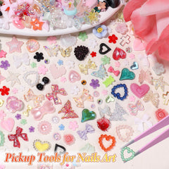 Charm cœur Anower pour une touche romantique sur les ongles.