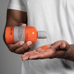 Ingredients showcase: aloe, chamomile and vitamin C for soothing care.