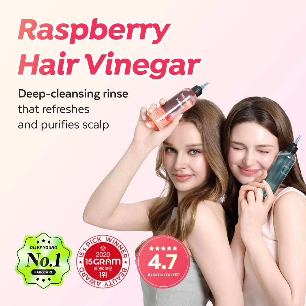 A'PIEU vinaigre framboise, versement dans la main pour application en douceur