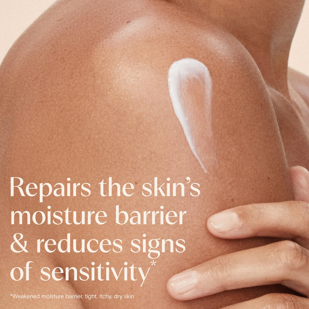 Application douce d'Aveeno Skin Relief sur peau sensible apaise les irritations quotidiennes.