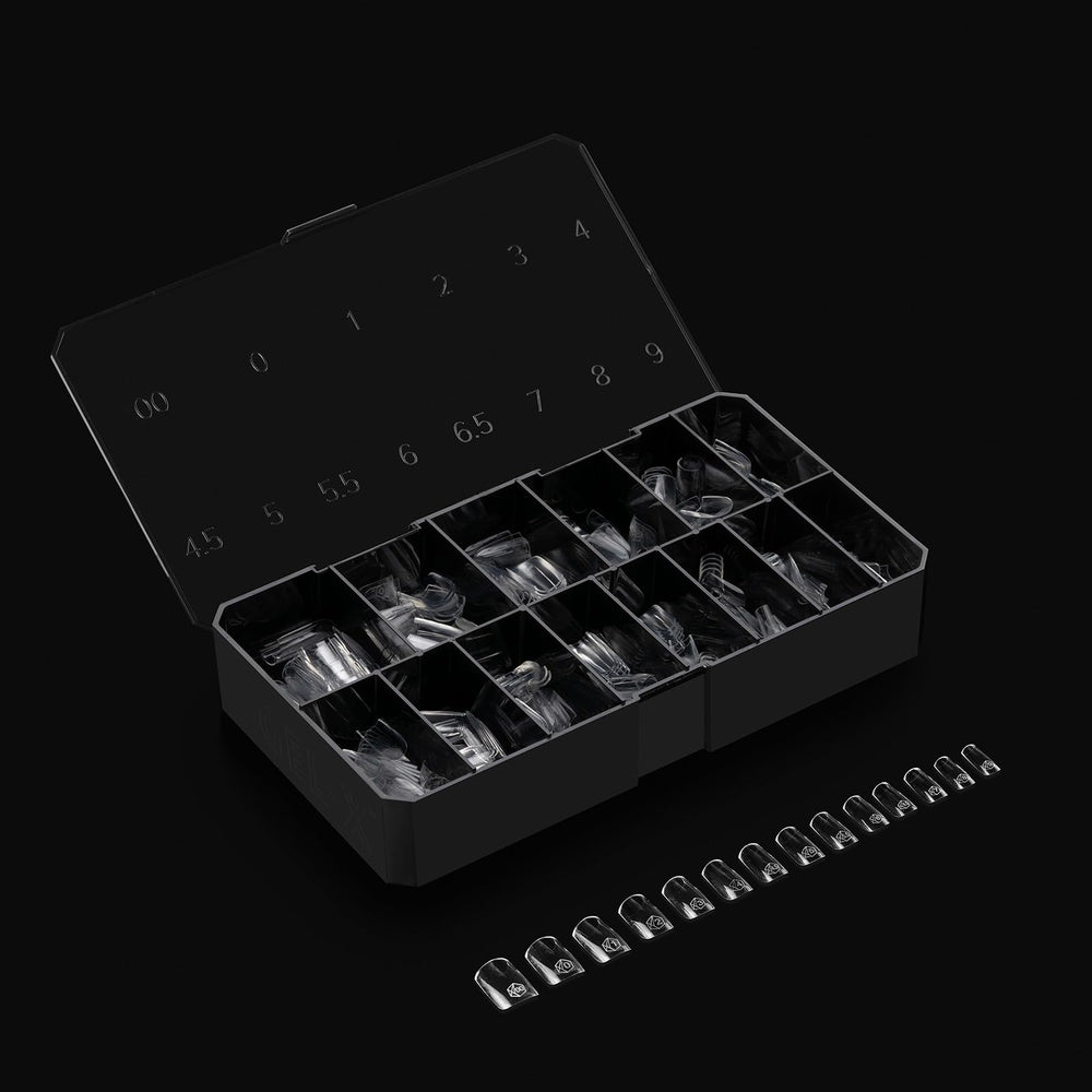 APRÉS Gel-X ligne sculptée, courbe prononcée et apex marqué.