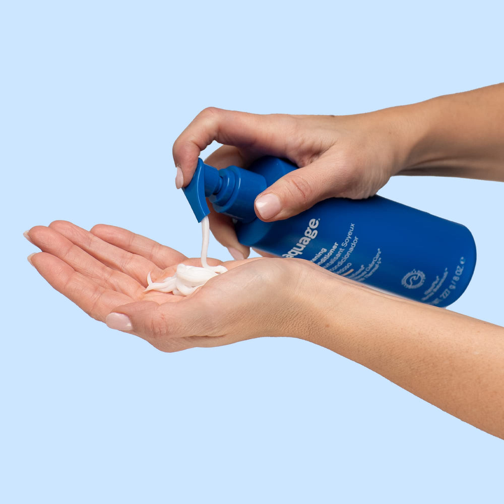 Hydratation prolongée fournie par SeaExtend Silkening Conditioner pour cheveux souples.