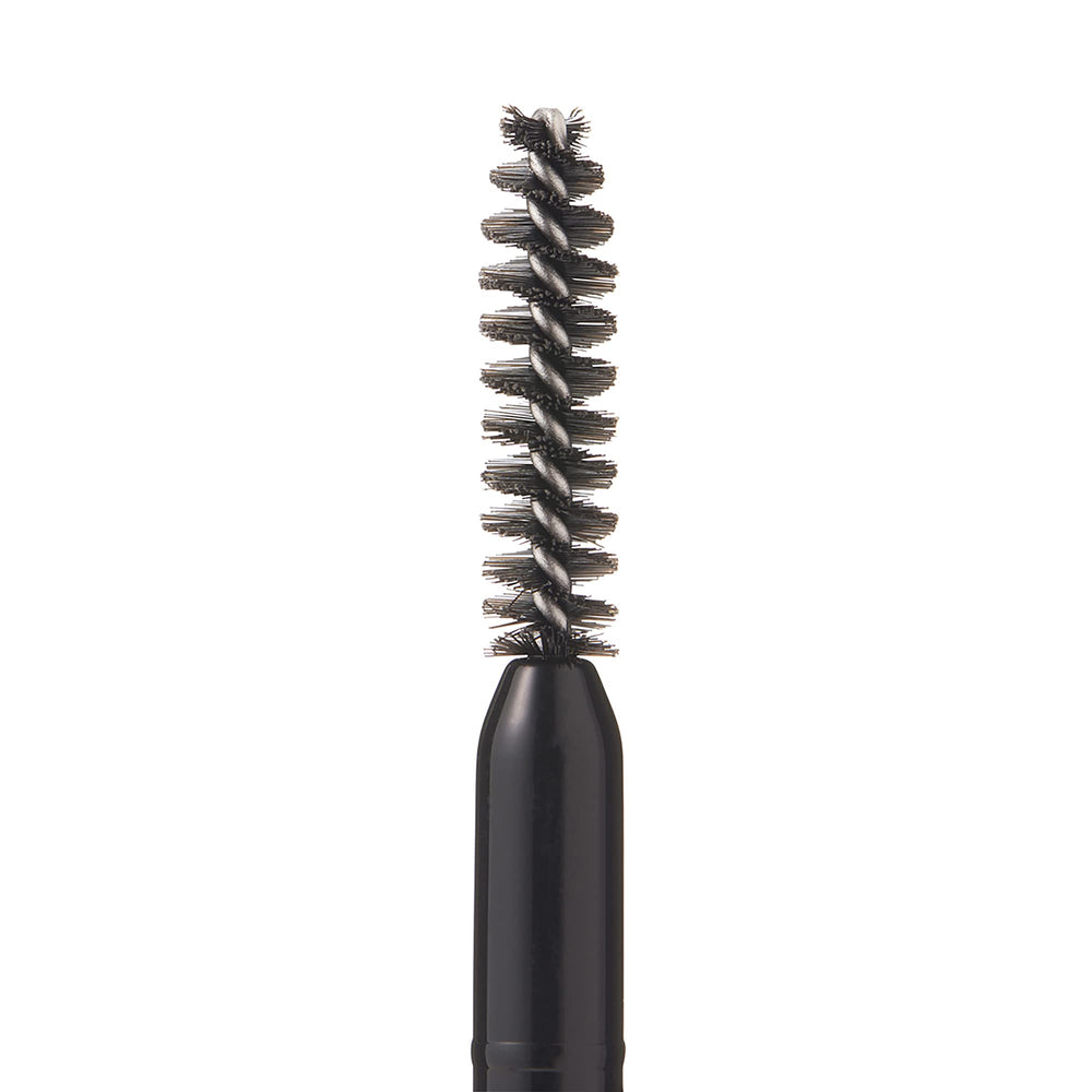 Arches & Halos pigmentation riche qui donne de la texture aux sourcils.