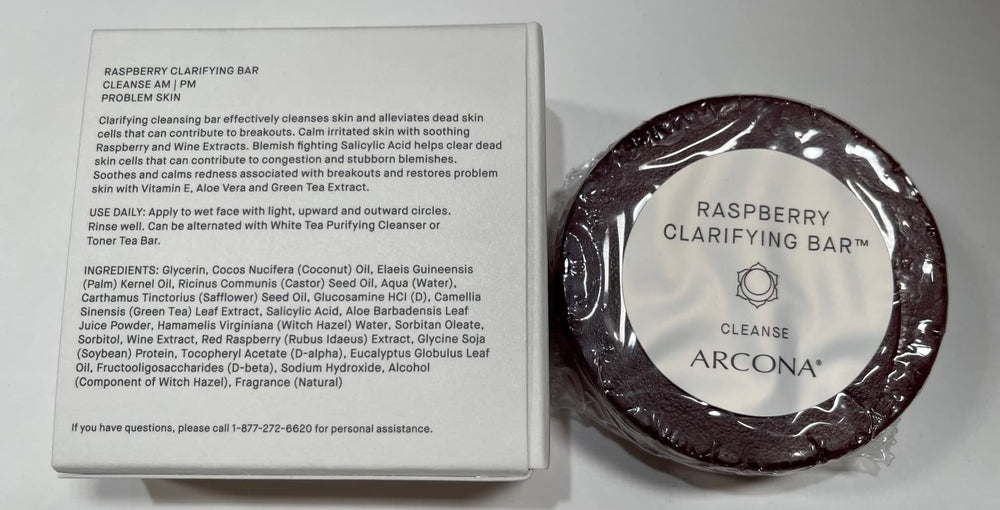 ARCONA barre 4oz en main, pratique et facile à emporter.