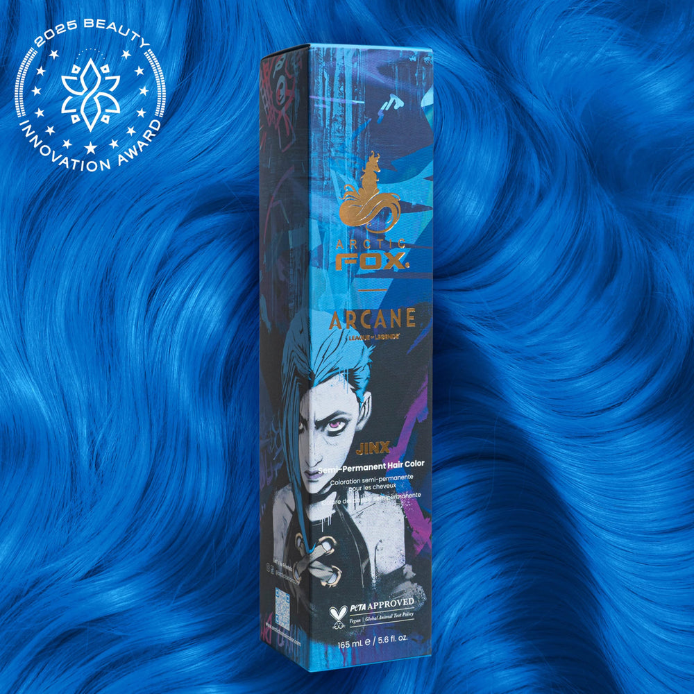 ARCTIC FOX Arcane teinture bleue, texture crème facile à appliquer.
