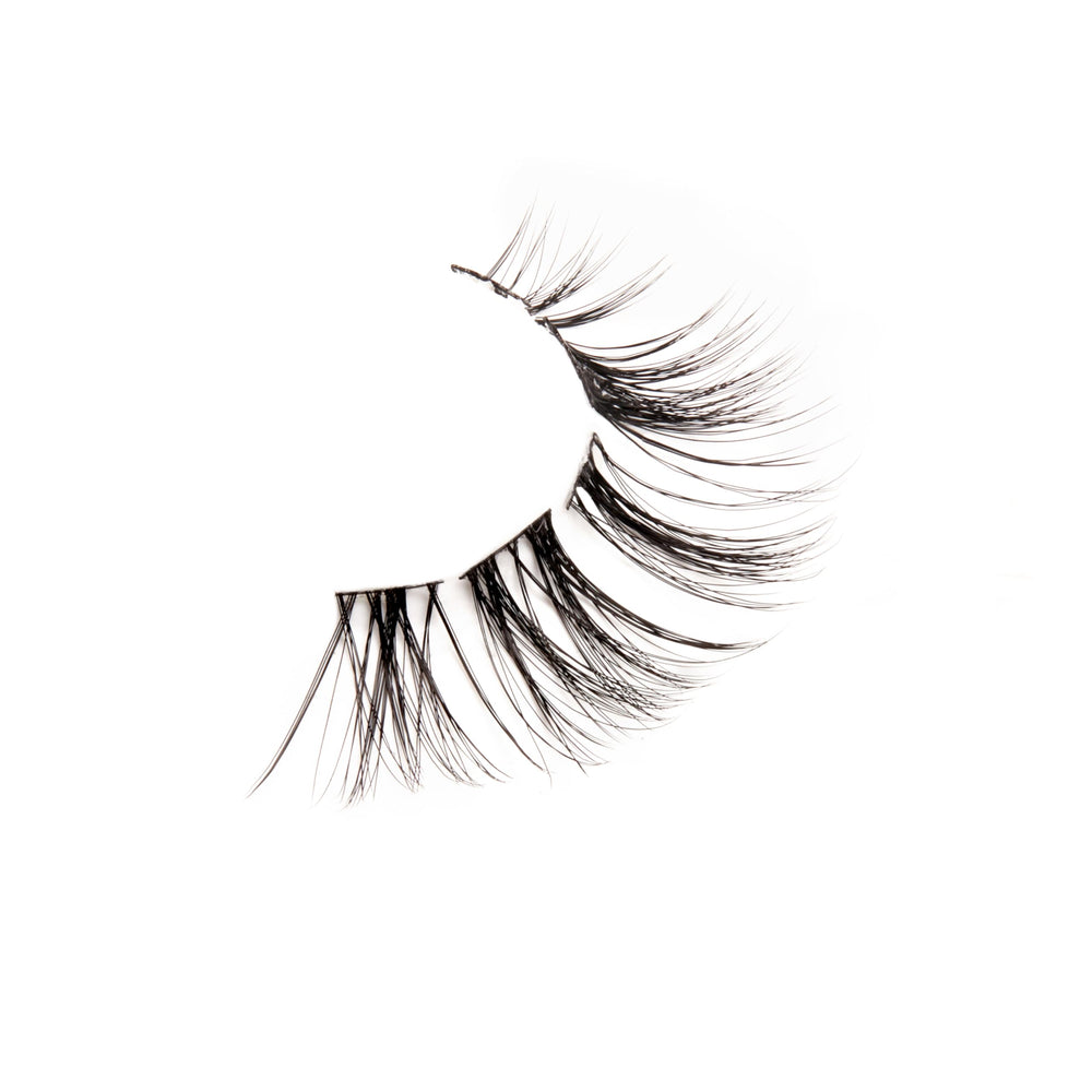 Démaquillant doux pour retirer les extensions.