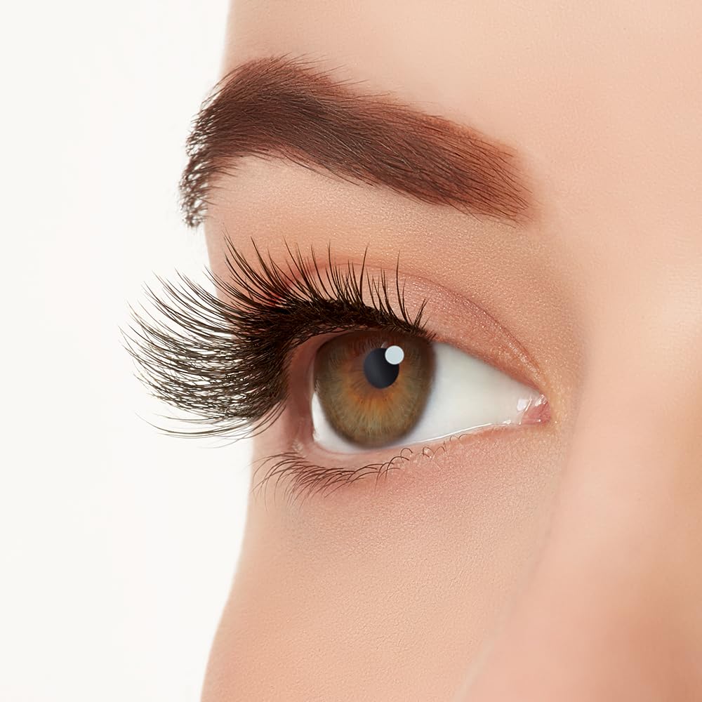 Cils Ardell Light As Air 523, fibres en forme de sablier pour un port confortable.
