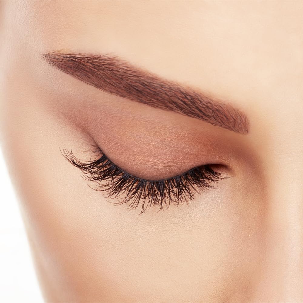 Ardell Naked Lashes 422 regard-quotidien légèrement sublimé.