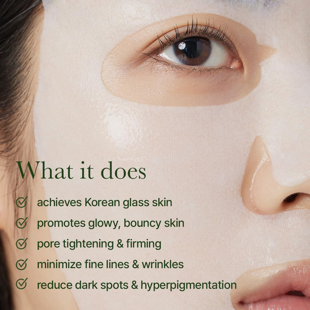 Application visage avec ARENCIA Hyssop Glow pour un teint rafraîchi et lumineux.