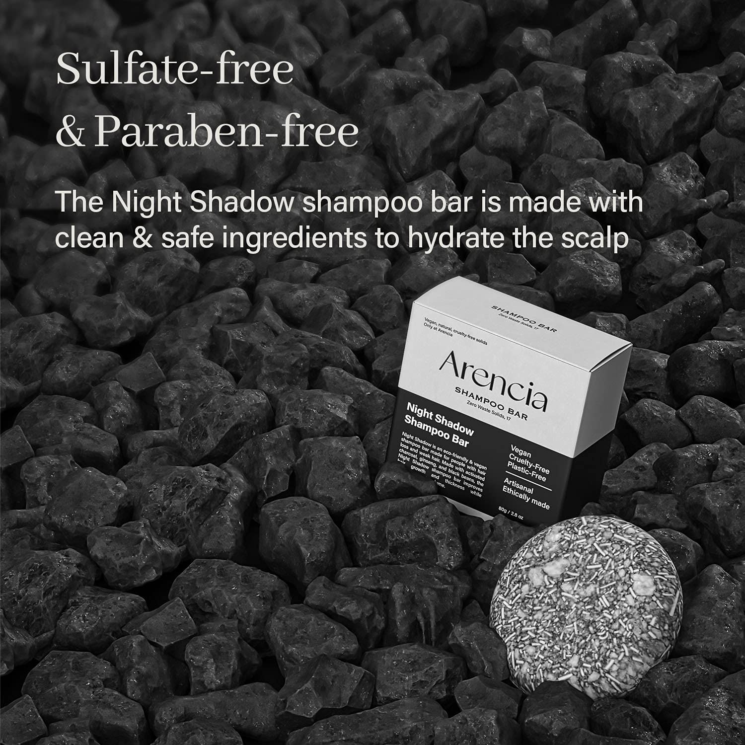 Utilisation sous la douche avec ARENCIA Night Shadow, nettoyage doux et revitalisant.