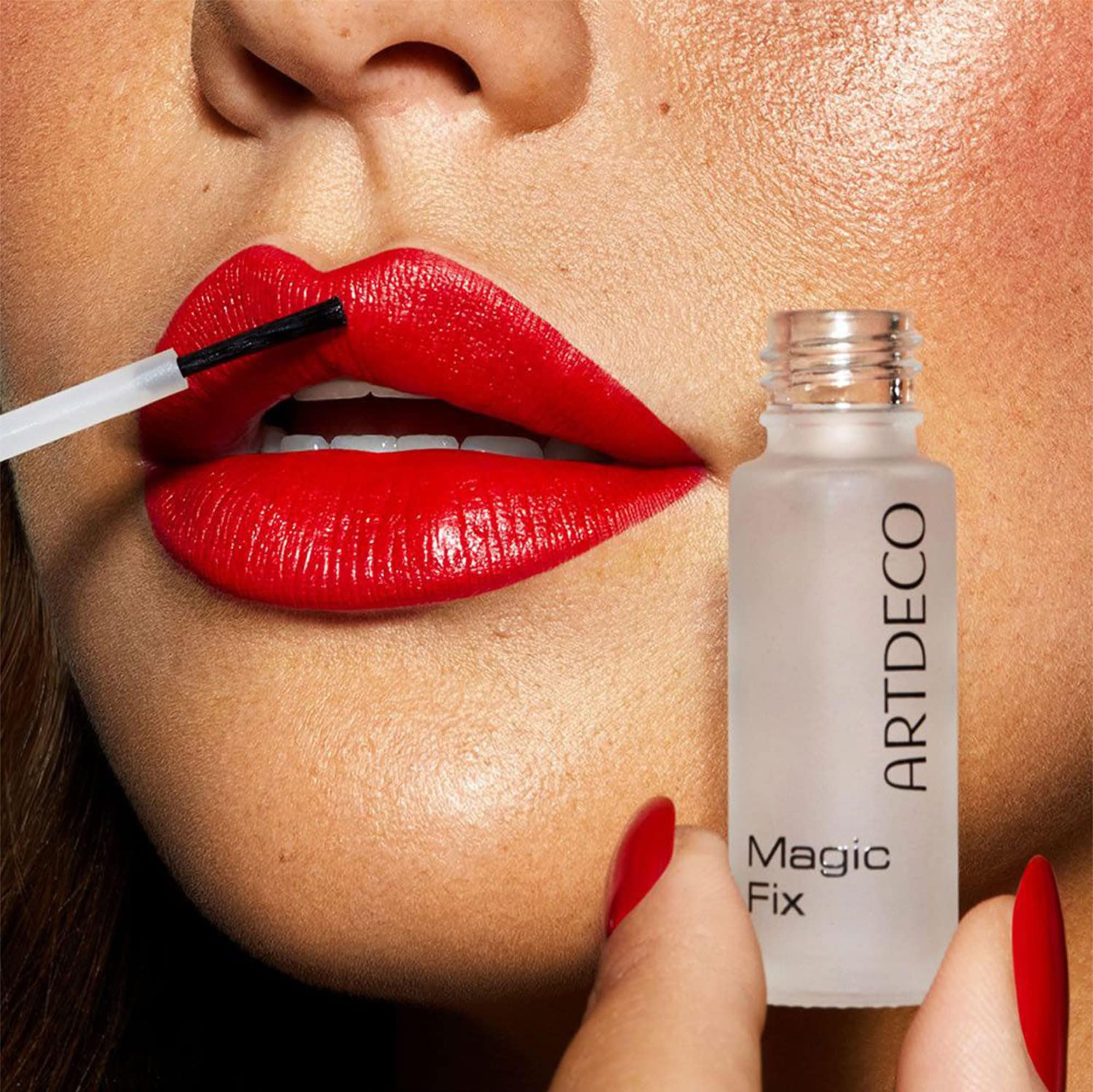 ARTDECO MAGIC FIX: nettoyage de la brosse après chaque usage