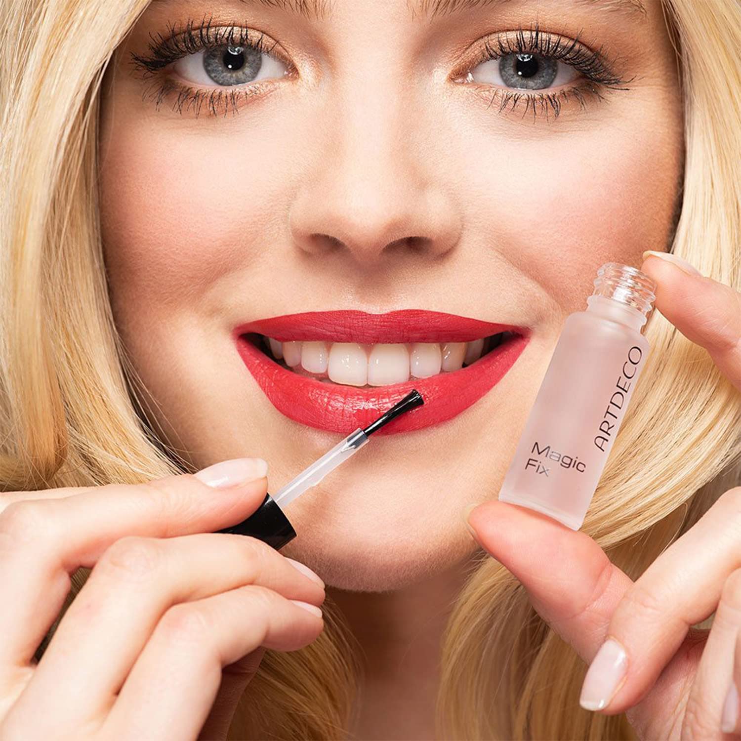 ARTDECO MAGIC FIX: utilisation simple intégrée à la routine beauté