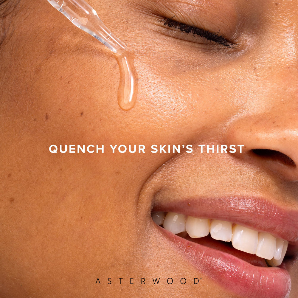 Peau légèrement humide après application; Asterwood pénètre en profondeur.