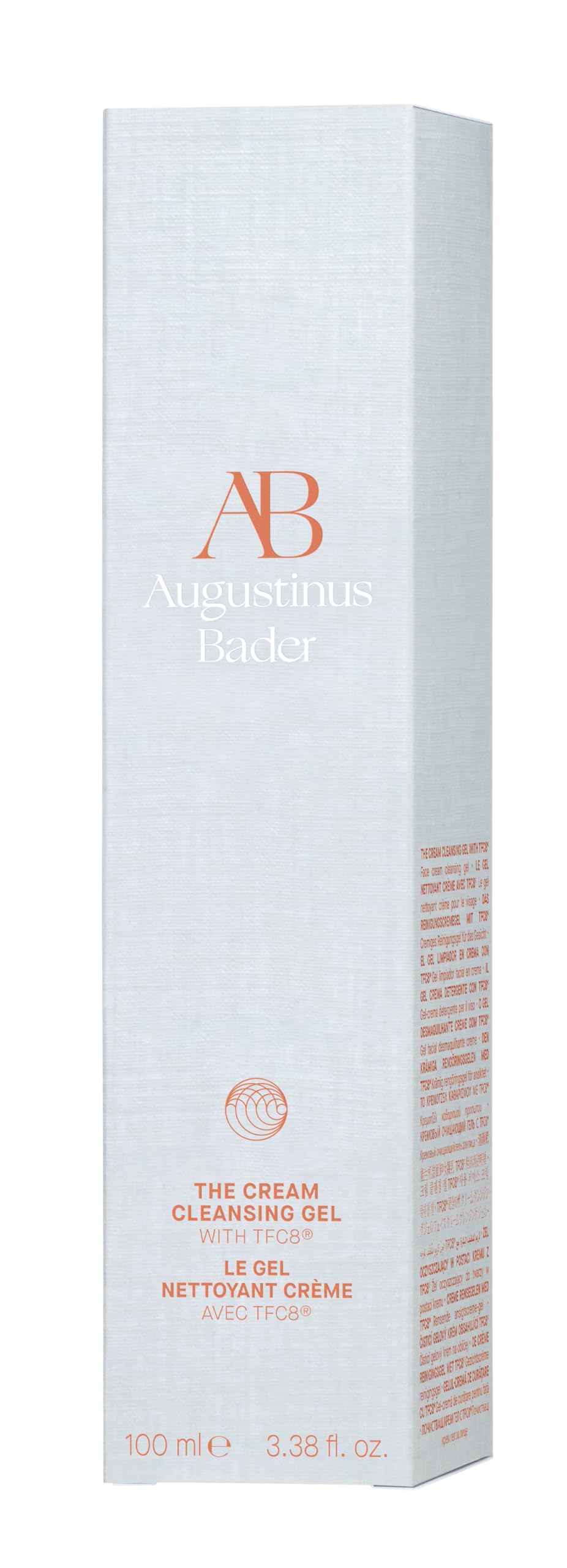 Application facile du gel nettoyant Augustinus Bader sur le visage.