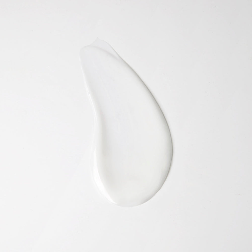 Mousse légère du gel Augustinus Bader purifie et équilibre la peau.