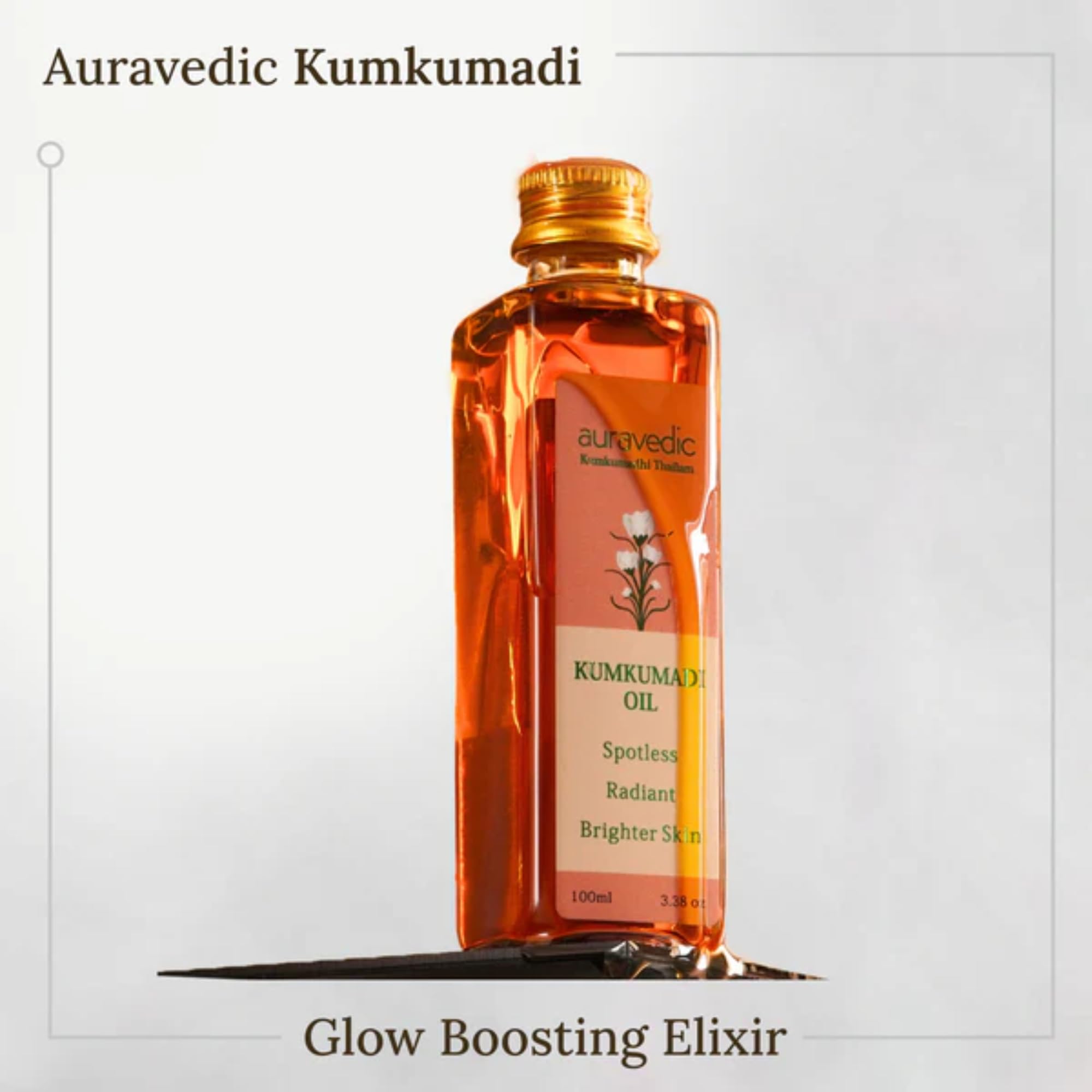 Massage visage avec l'huile Kumkumadi Auravedic pour peau douce et hydratée.