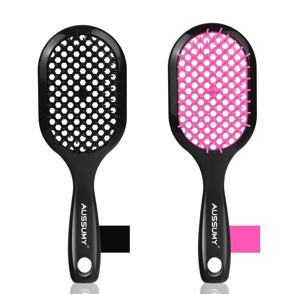 Brosse démêlante Aussumy ventilée noir et rose, ensemble pratique idéal pour toute la famille.