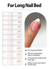 Application des bandes gel sur l’ongle avec une finition lisse.