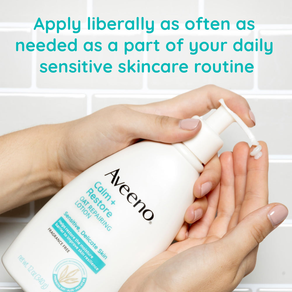 Aveeno Calm Restore: application manuelle démontrant l’hydratation du corps.