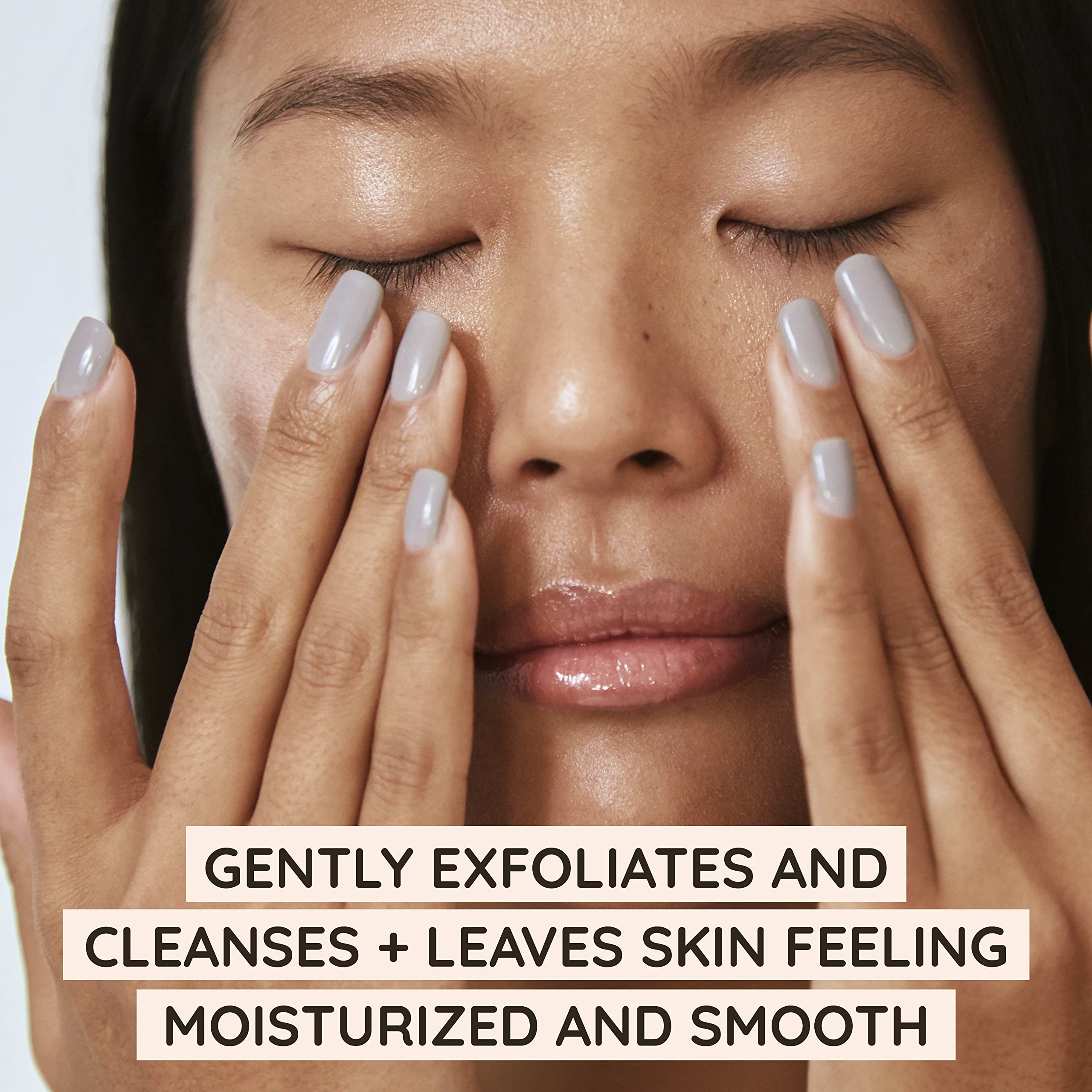 Texture PHA liquide non abrasif d’Aveeno Calm + Restore exfolie en douceur.