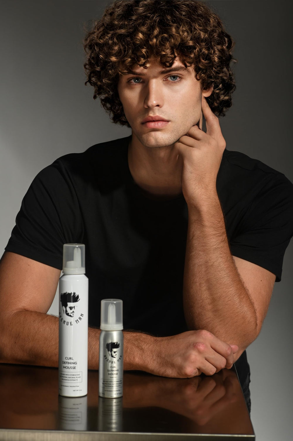 Avenue Man Mousse définit toutes les boucles pour un style adaptable