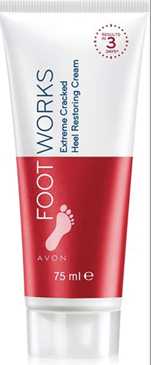 AVON Foot Works – texture riche et veloutée, facile à appliquer quotidiennement.