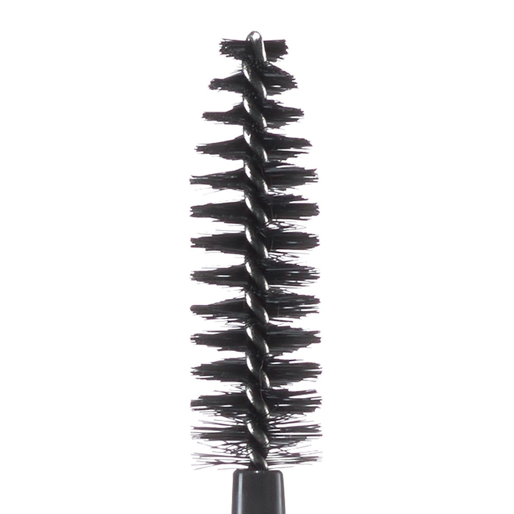AVON Mascara noir – peu de transfert sur les paupières