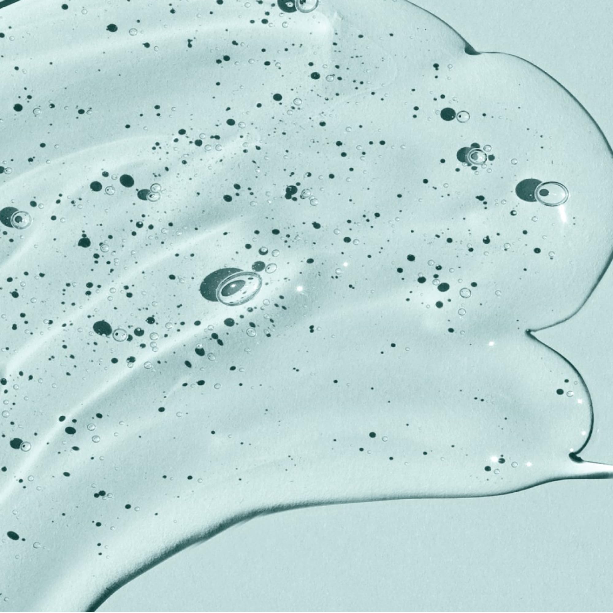 Mousse parfumée et senteur herbée qui enveloppe la peau après la douche.