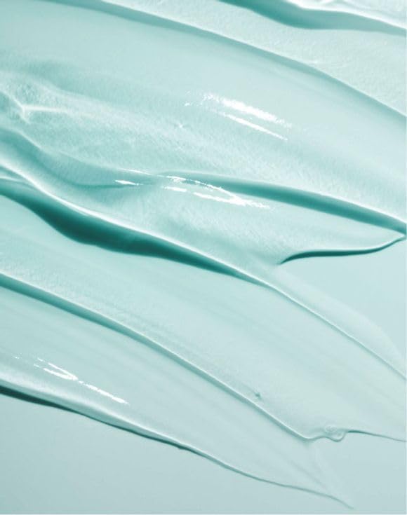 AVON Skin So Soft Original absorption rapide, peau non grasse et fini poudré.