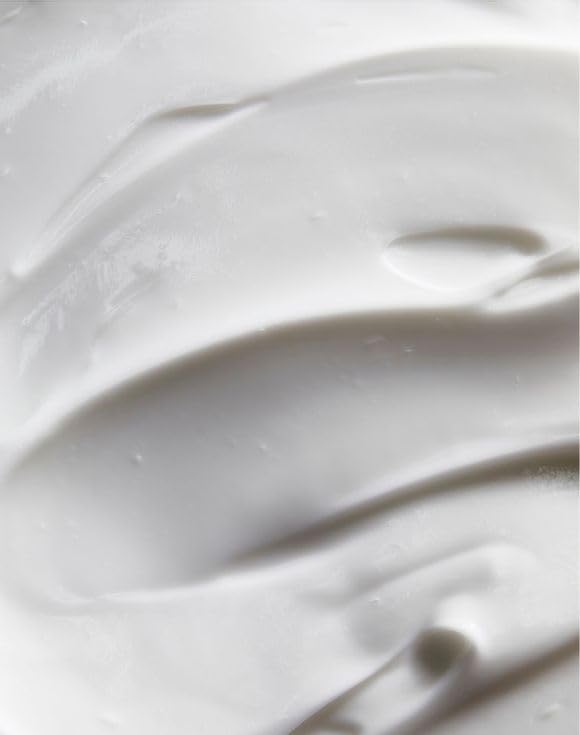 AVON Solutions Crème Nourrissante Visage – application simple matin ou soir.