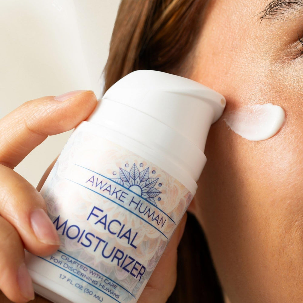 Awake Human hydratant visage pour peau sensible, absorption rapide sans effet gras.