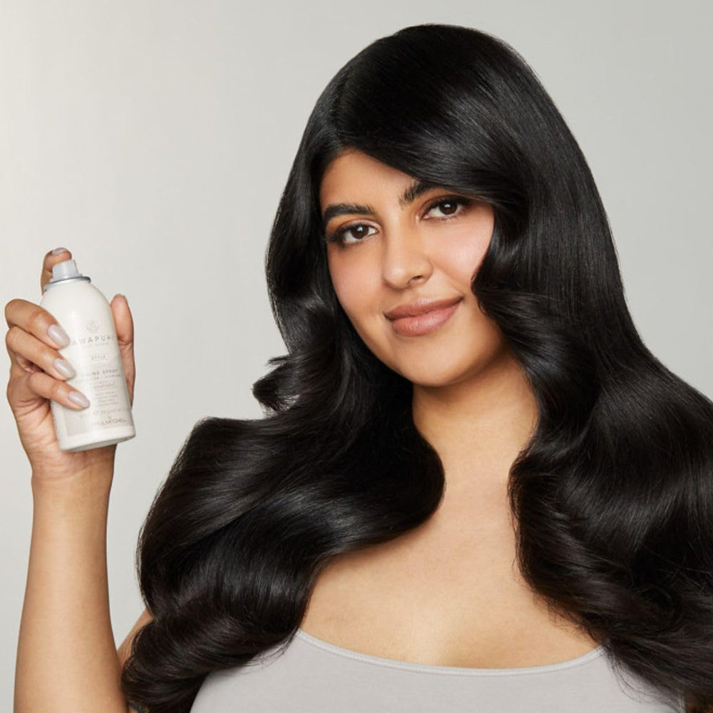 Protection chaleur du spray lors du coiffage pour cheveux sains.