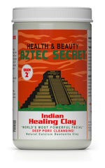 Aztec Secret Argile Indienne – pot en premier plan, purifie potentiellement les pores.