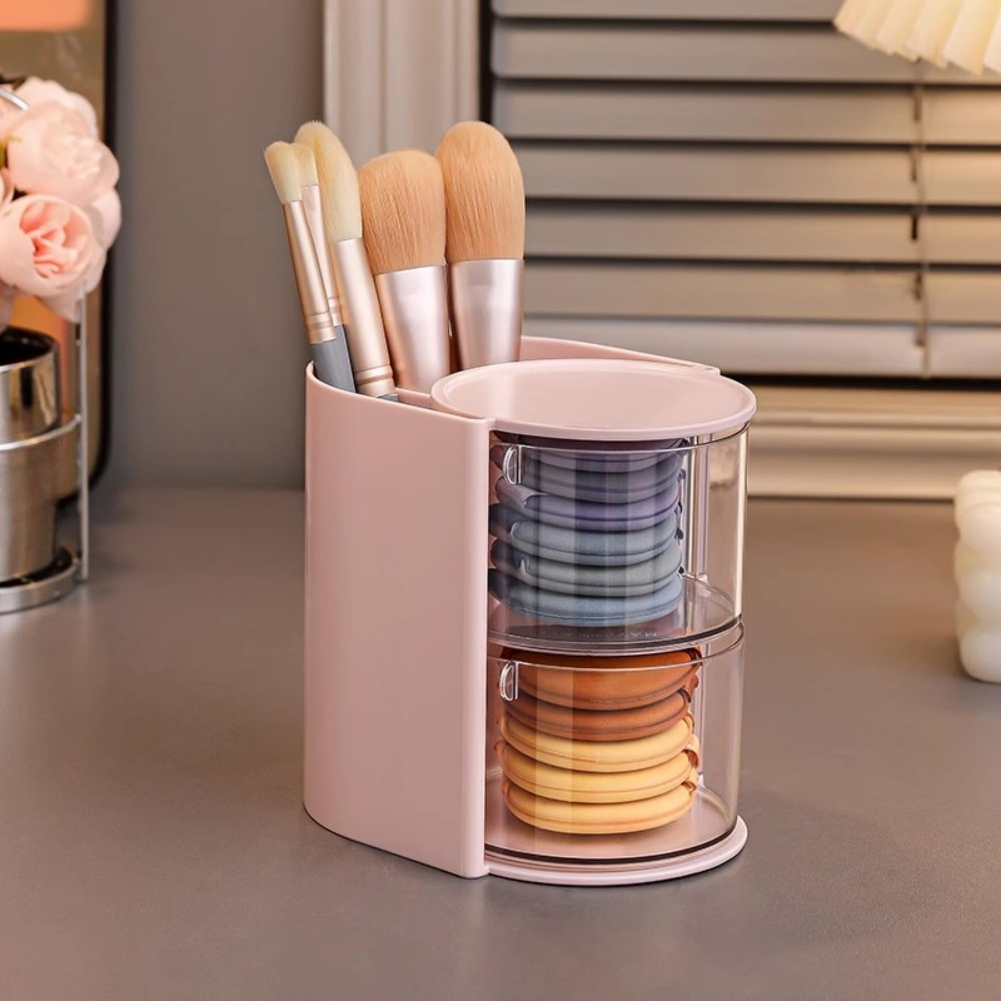 Tiroir supérieur Azurphoric: deux grilles pour petits objets et accessoires.