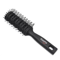 Baasha brosse cheveux ventillée démontrant un séchage rapide