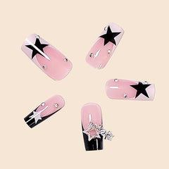 Ongles BABALAL avec charm étoile 3D pour un look festif et original.