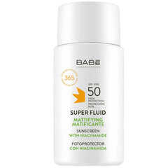 Babe Super Fluid Sunscreen en flacon pompe, protection pratique au quotidien.
