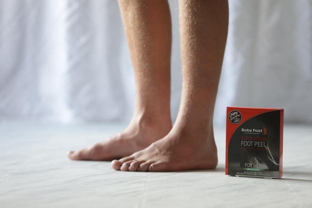 Le gel exfoliant menthe Baby Foot, texture fraîche et action exfoliante.