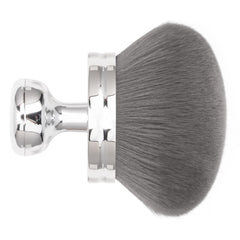 BABYSHEEP brosse kabuki – corps: tête ronde pour une application uniforme.