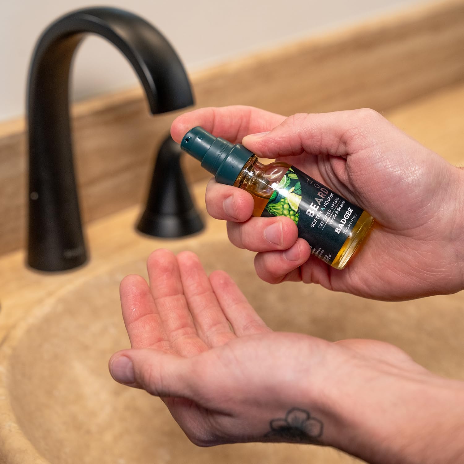 Badger emballage kit barbe: présentation élégante pour routine quotidienne.