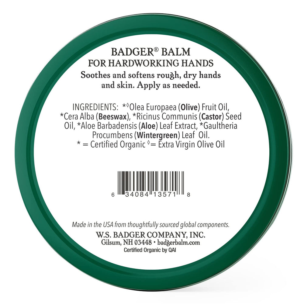 Texture riche du baume Badger pour hydratation rapide et nourrissante.