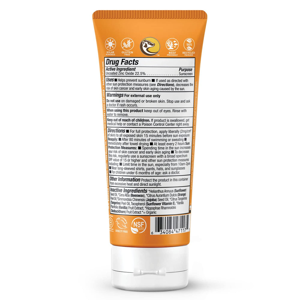 Badger Kids crème solaire minérale SPF40, texture transparente et facile à appliquer.