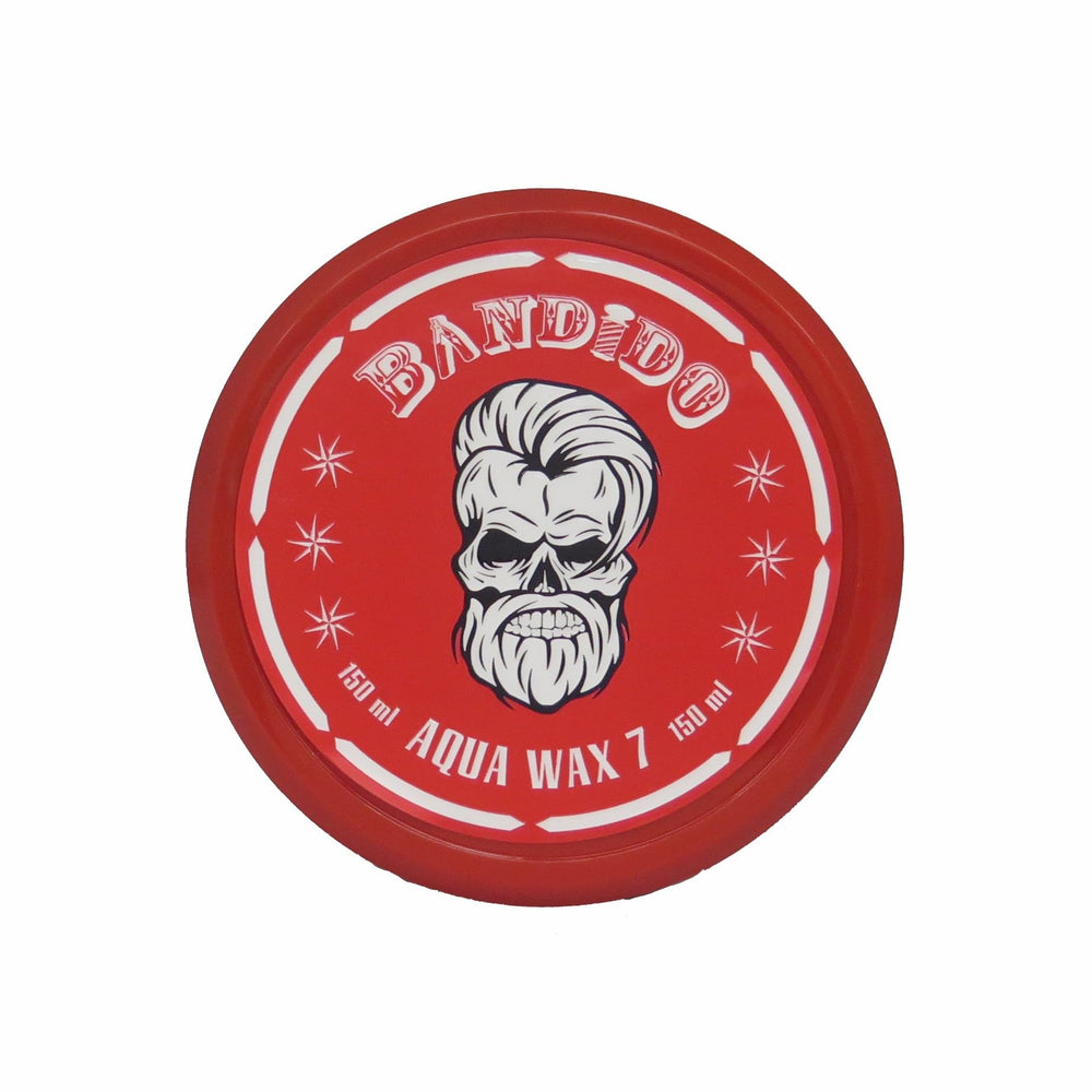 Bandido Aqua Wax 7 apply-hands close-up for easy styling control.