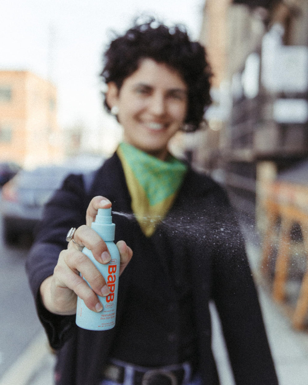 Barb Shop Sea Salt Spray usage rapide sur cheveux courts.