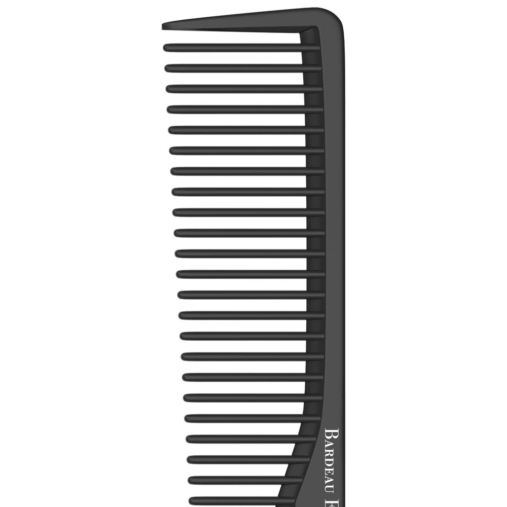 Dents fines et larges du peigne Bardeau Essentials, pour styles variés.