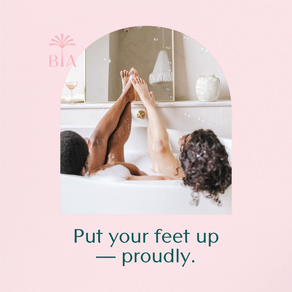 Bare August exfoliation-pieds-salon-maison, routine spa à domicile pour pieds frais.